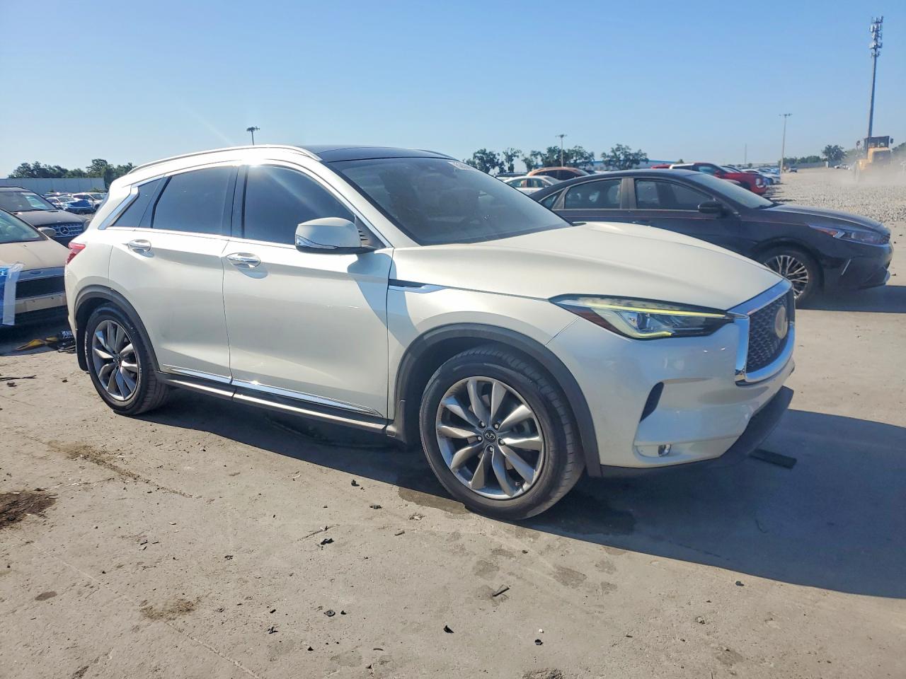 INFINITI Qx Luxe