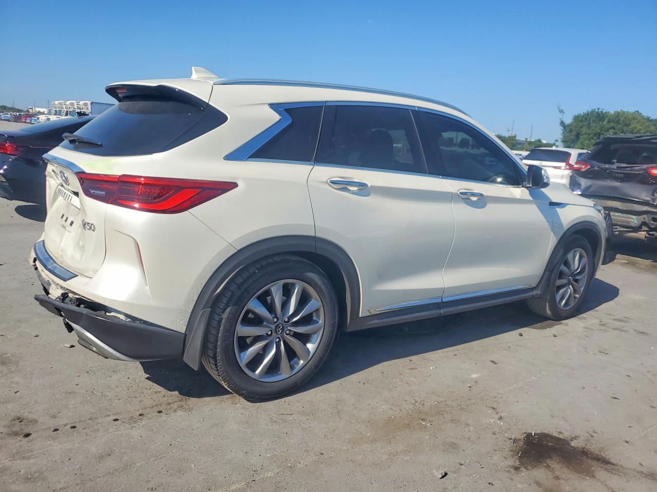 INFINITI Qx Luxe