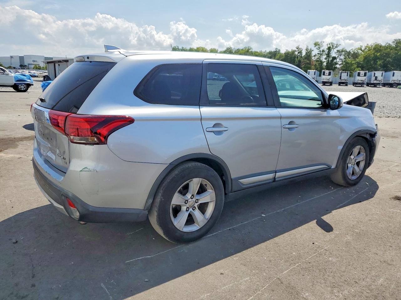Mitsubishi Outlander Se
