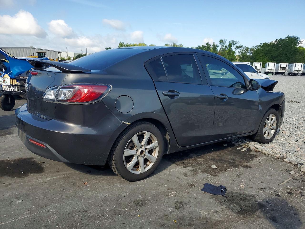 Mazda 3 I