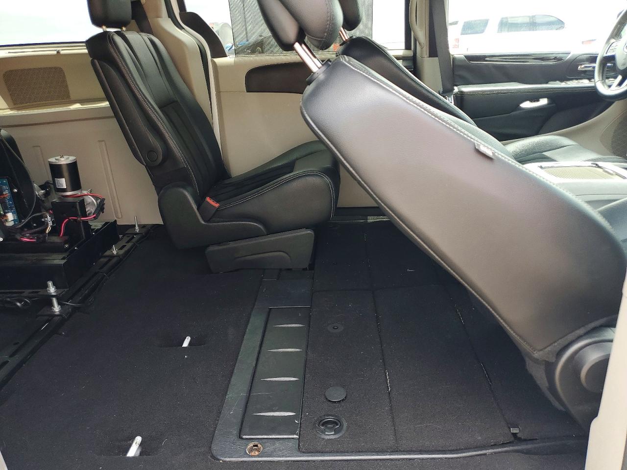 Dodge Caravan Sxt