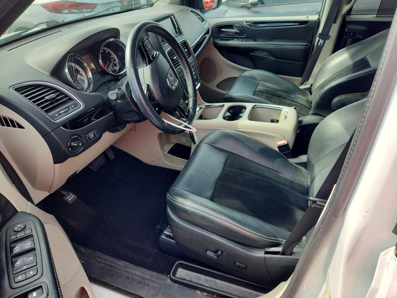 Dodge Caravan Sxt
