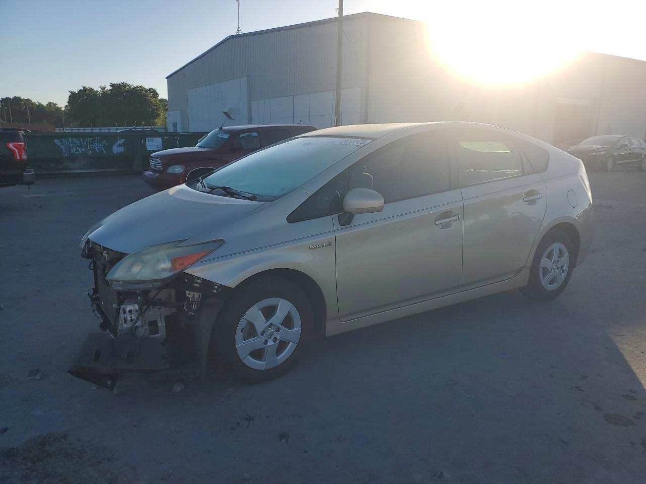 Salvage Toyota Prius Image