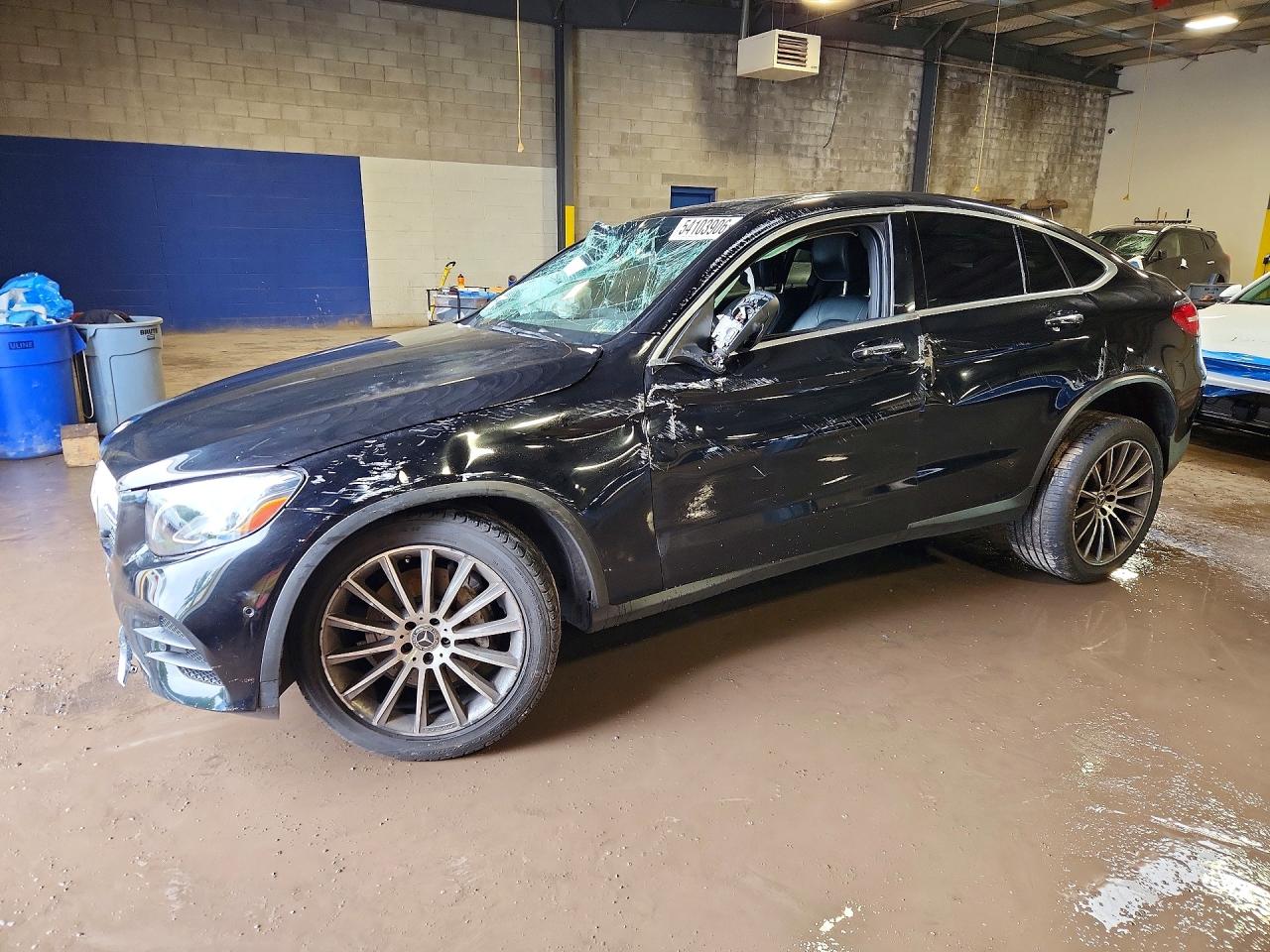 Salvage Mercedes-Benz GLC Image