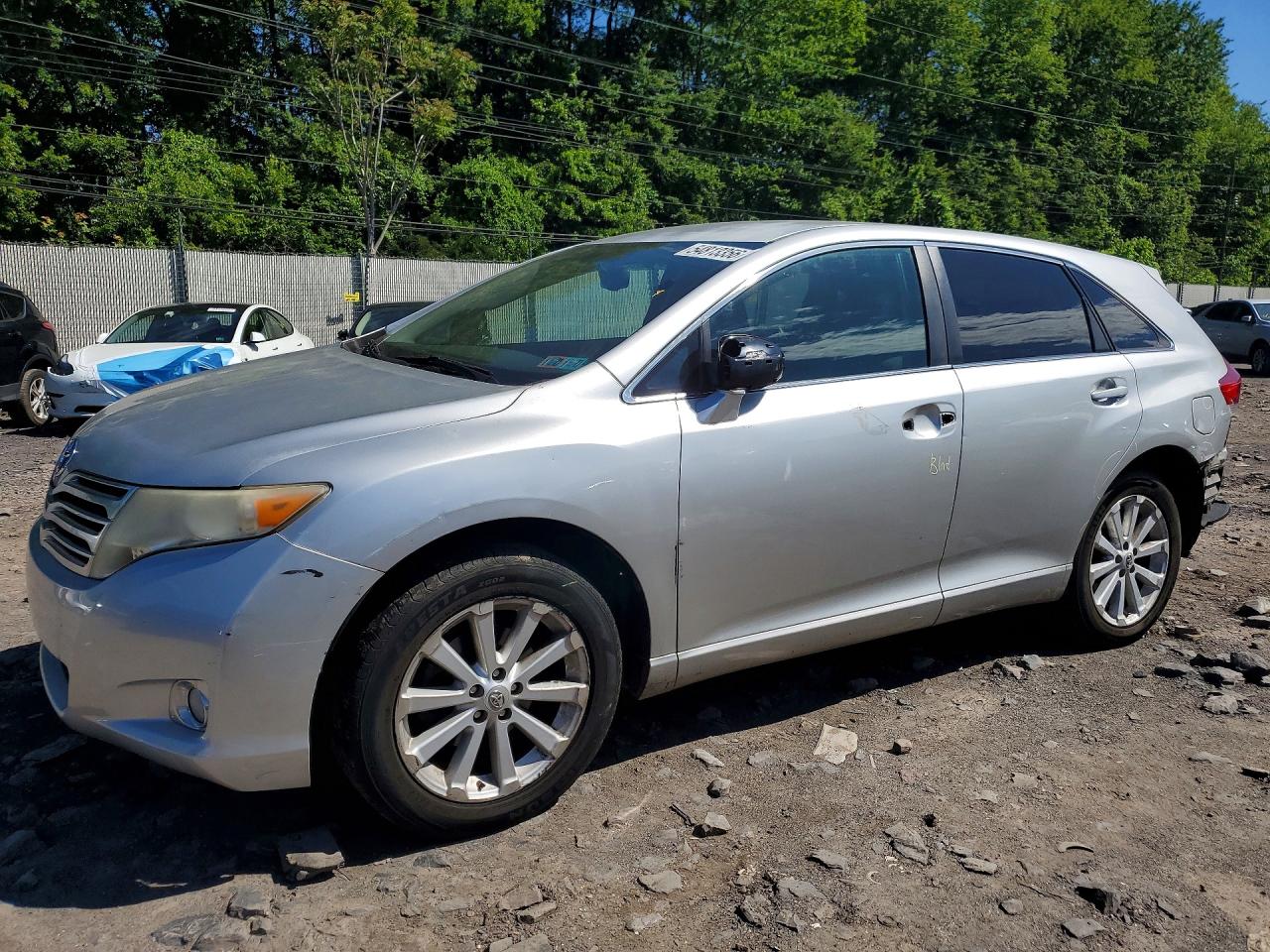 Salvage Toyota Venza Image
