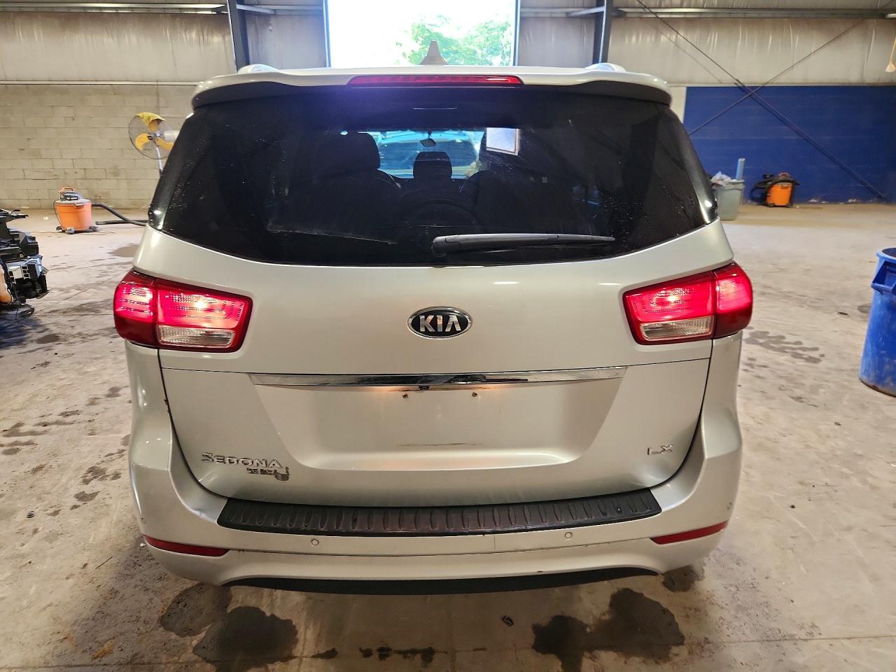 Kia Sedona Lx