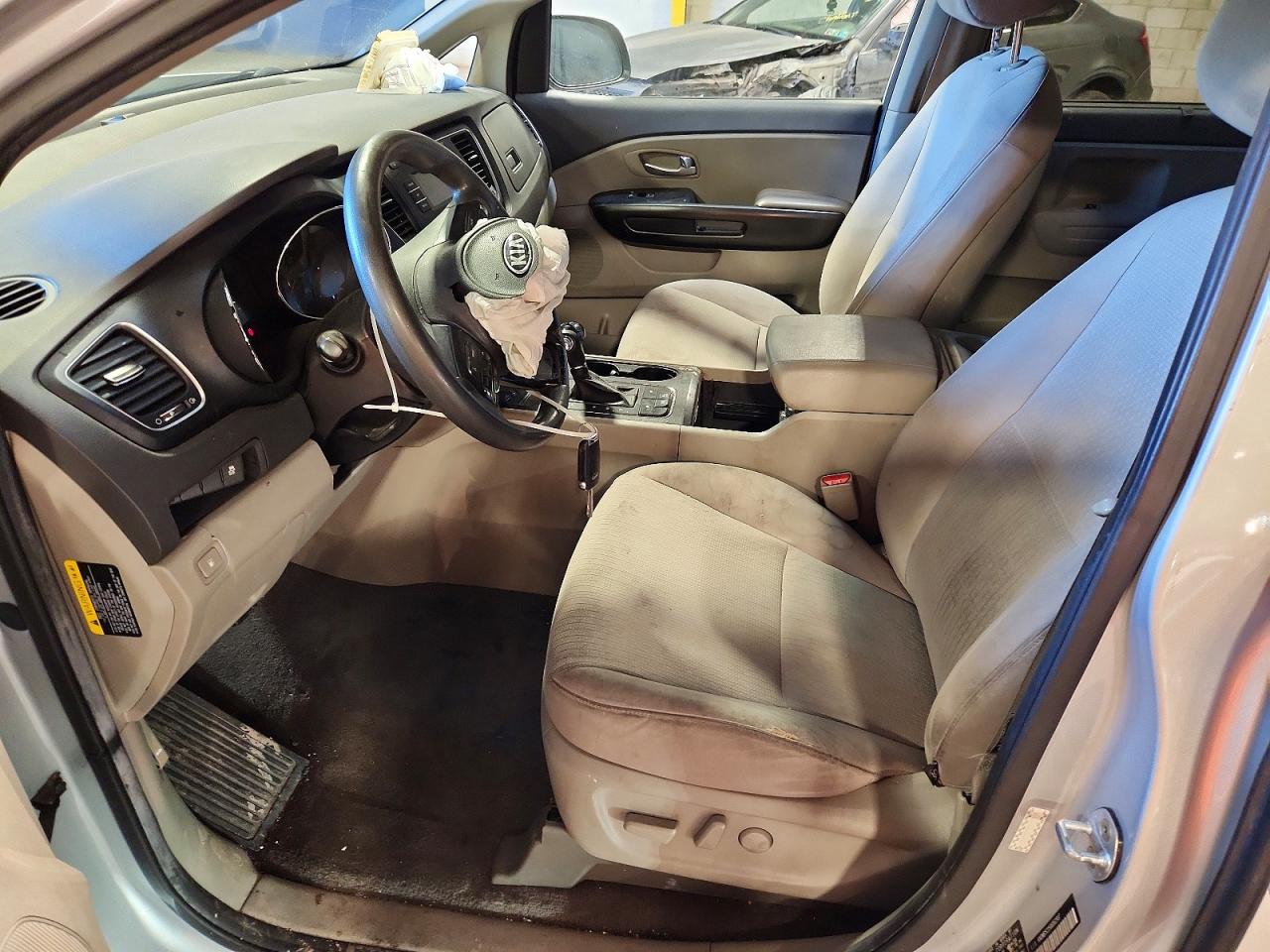 Kia Sedona Lx