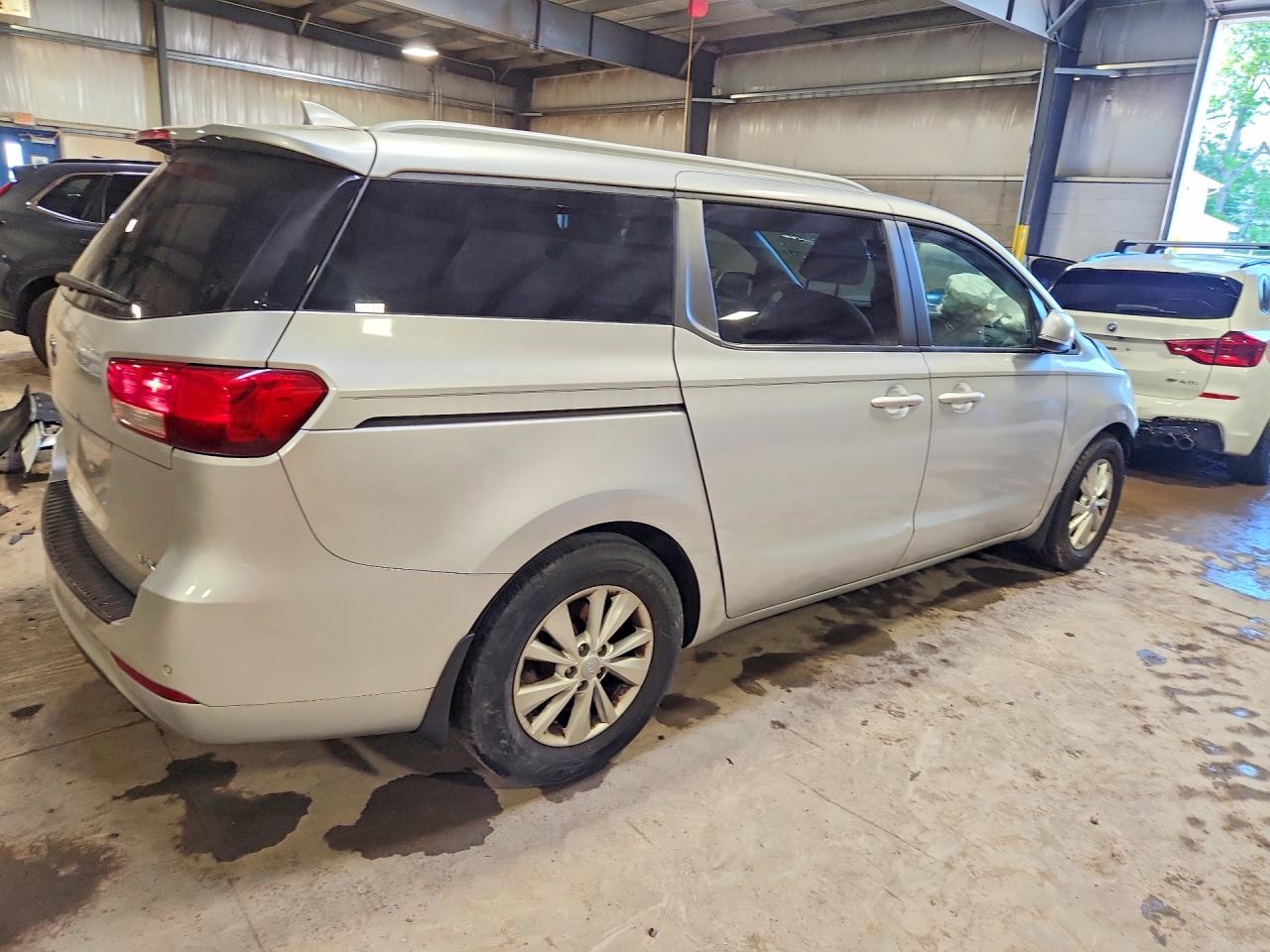 Kia Sedona Lx