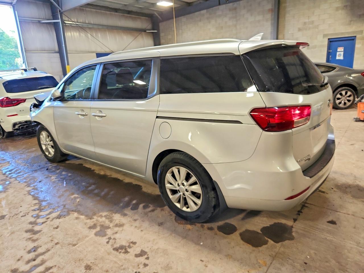 Kia Sedona Lx