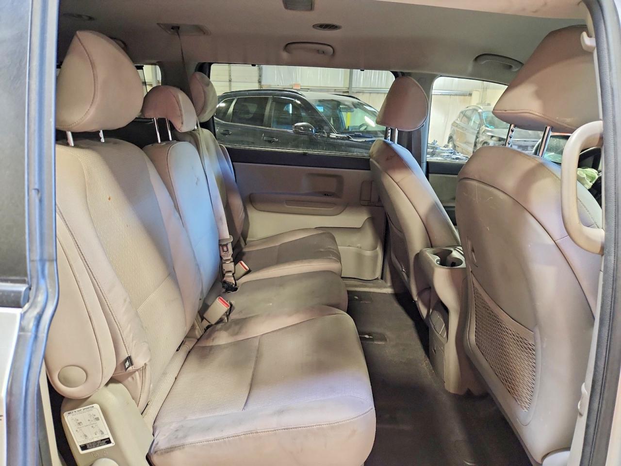 Kia Sedona Lx