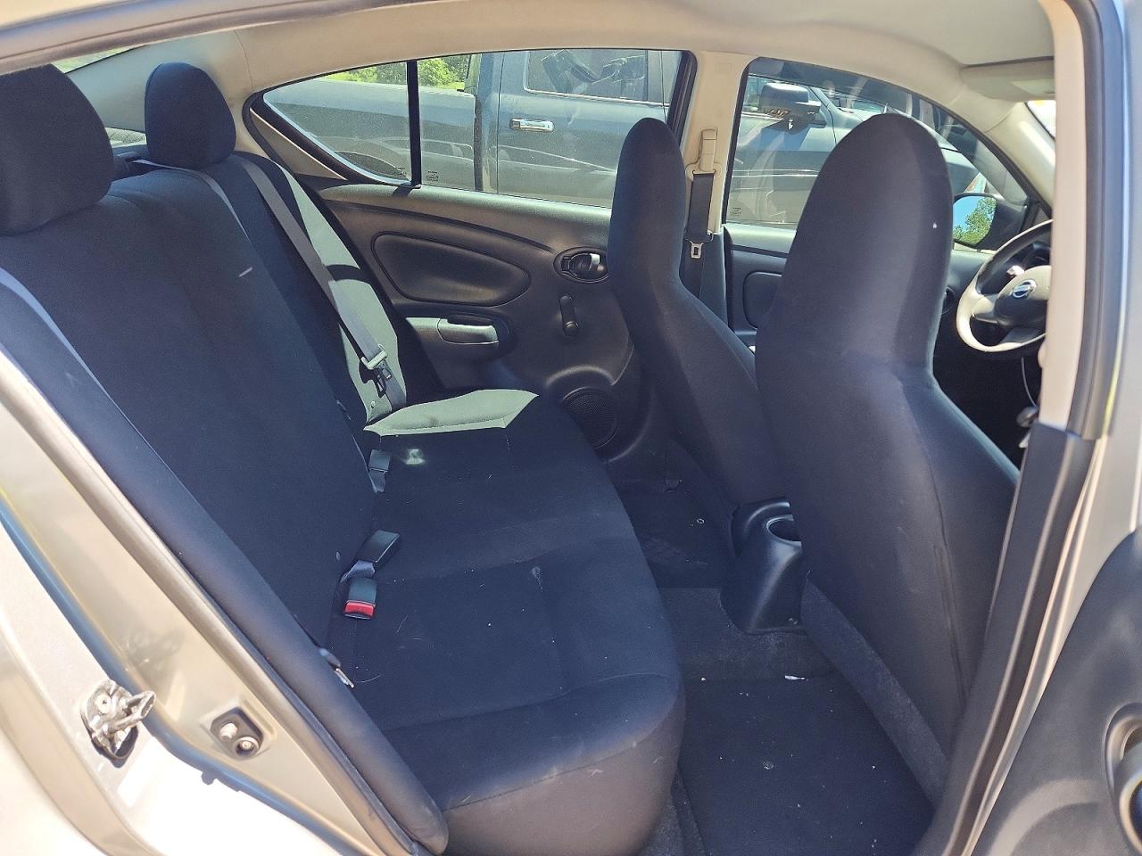 Nissan Versa 1.6 S