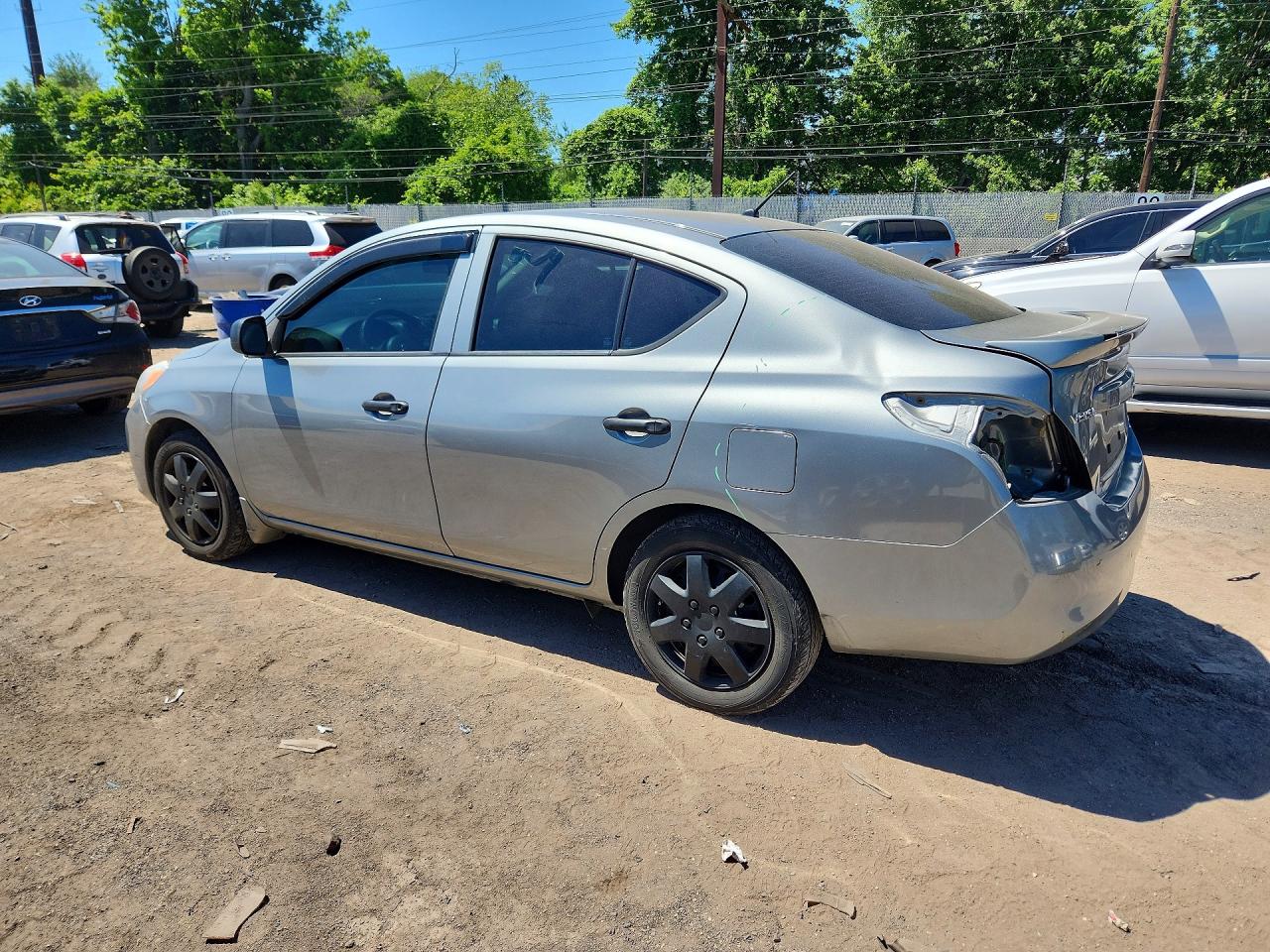Nissan Versa 1.6 S