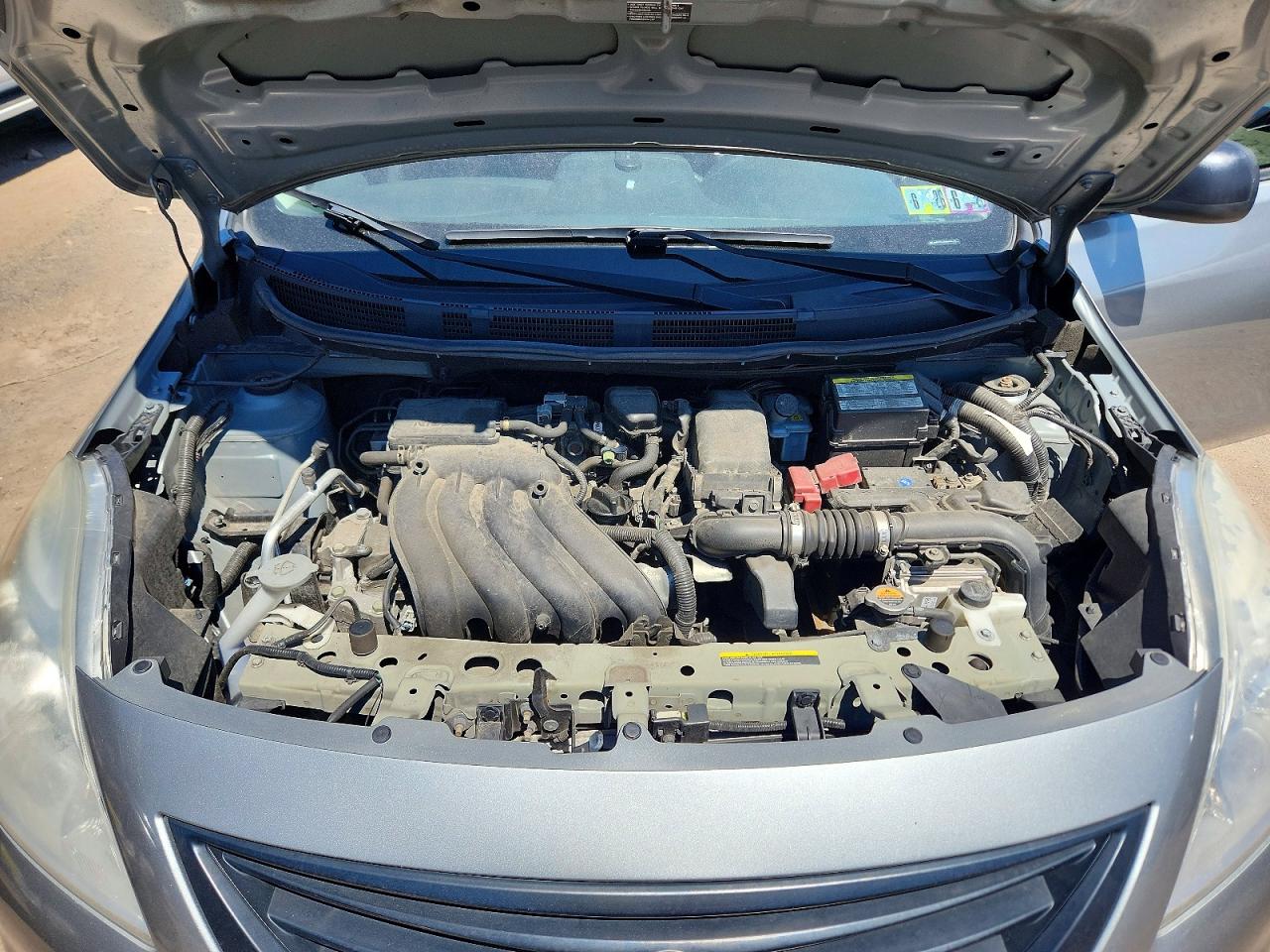 Nissan Versa 1.6 S