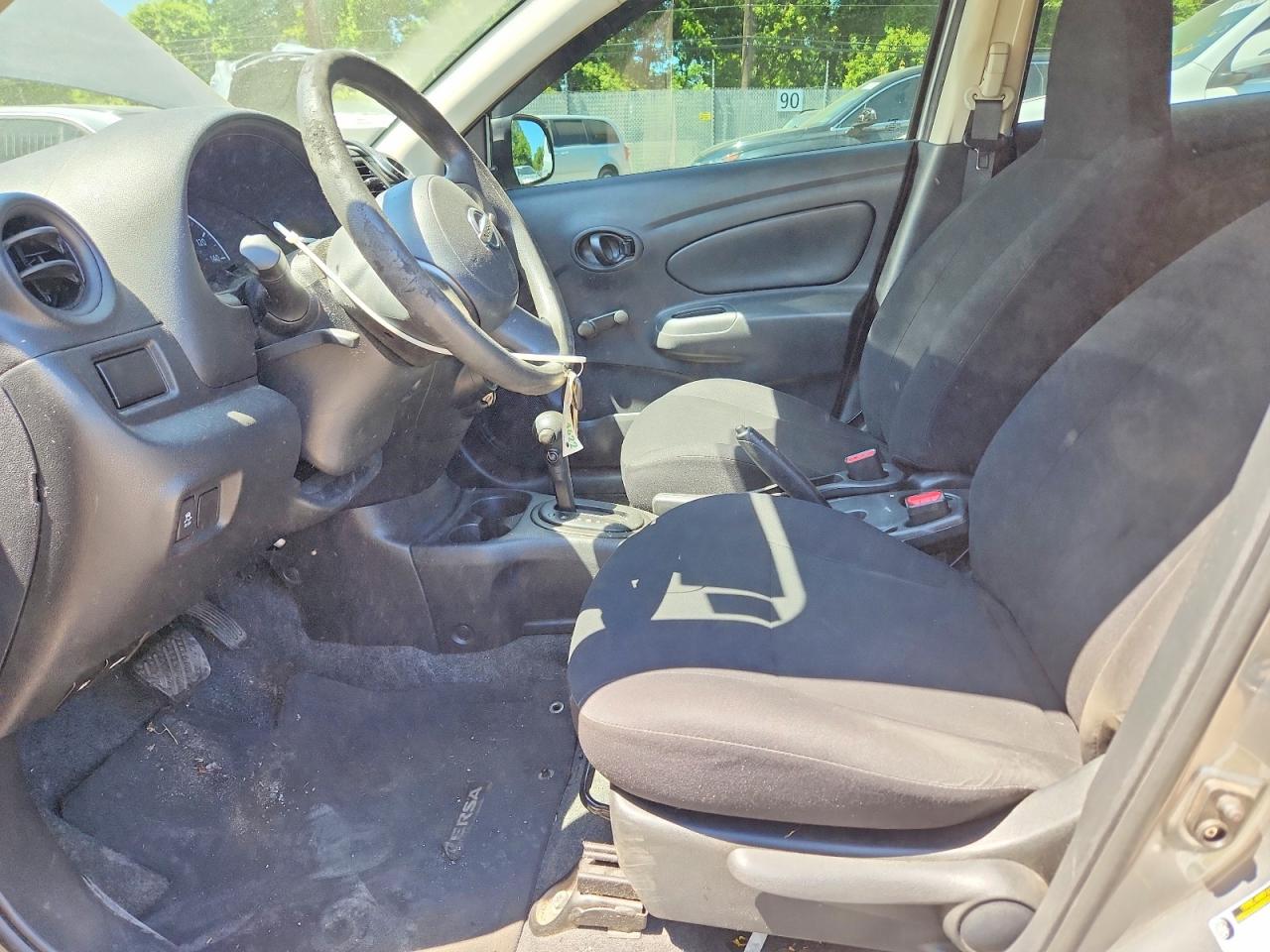 Nissan Versa 1.6 S