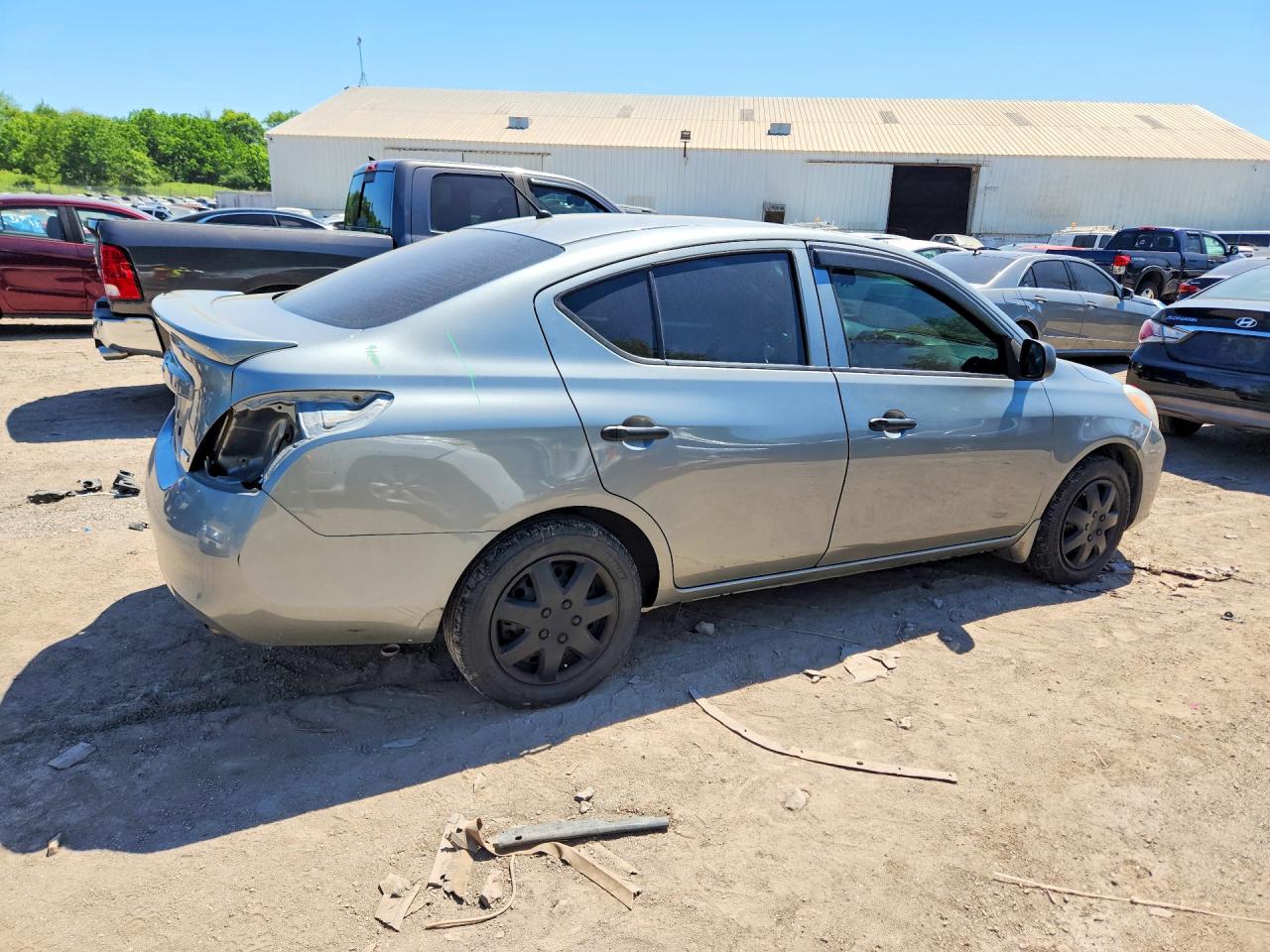 Nissan Versa 1.6 S