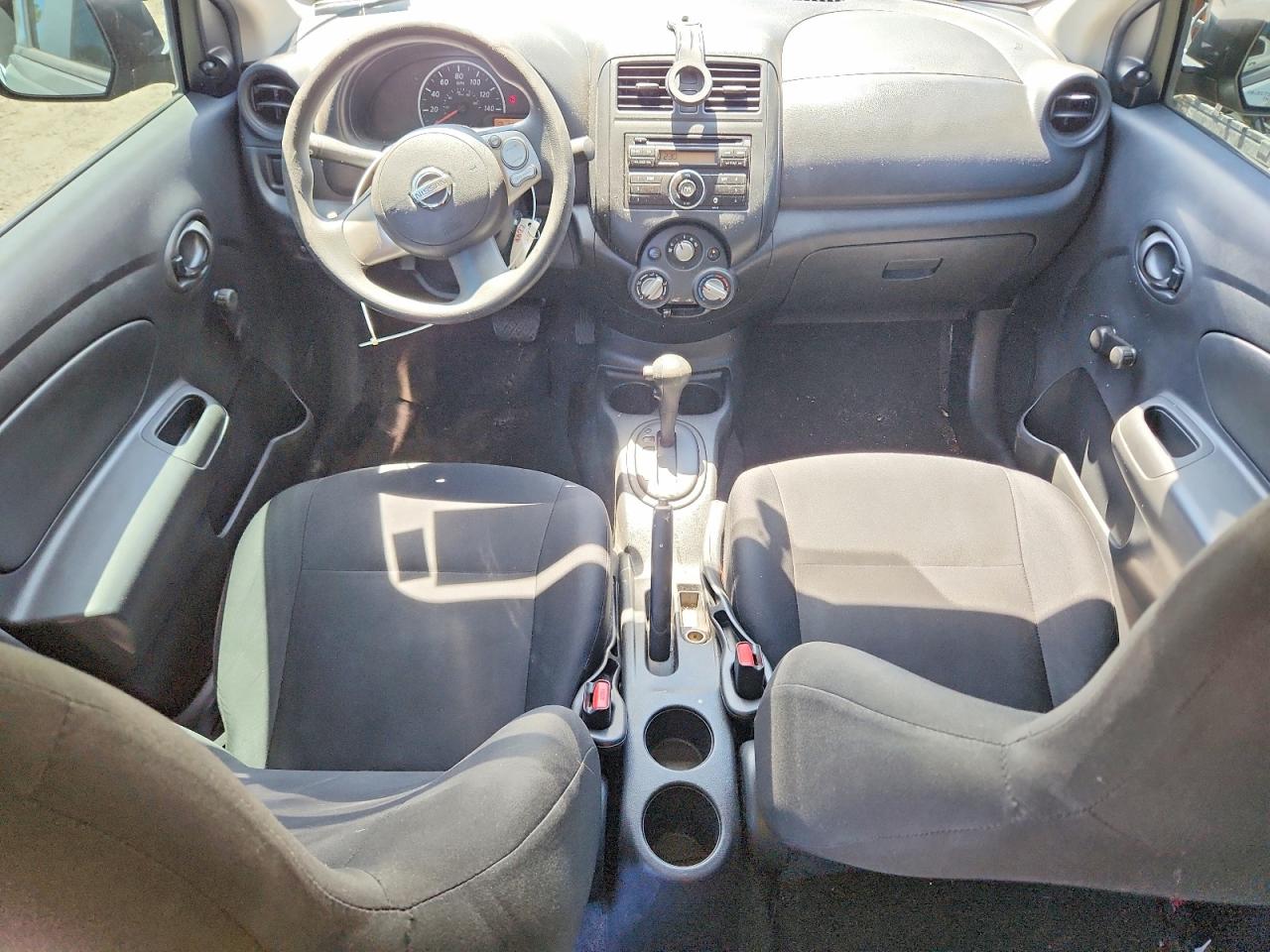 Nissan Versa 1.6 S