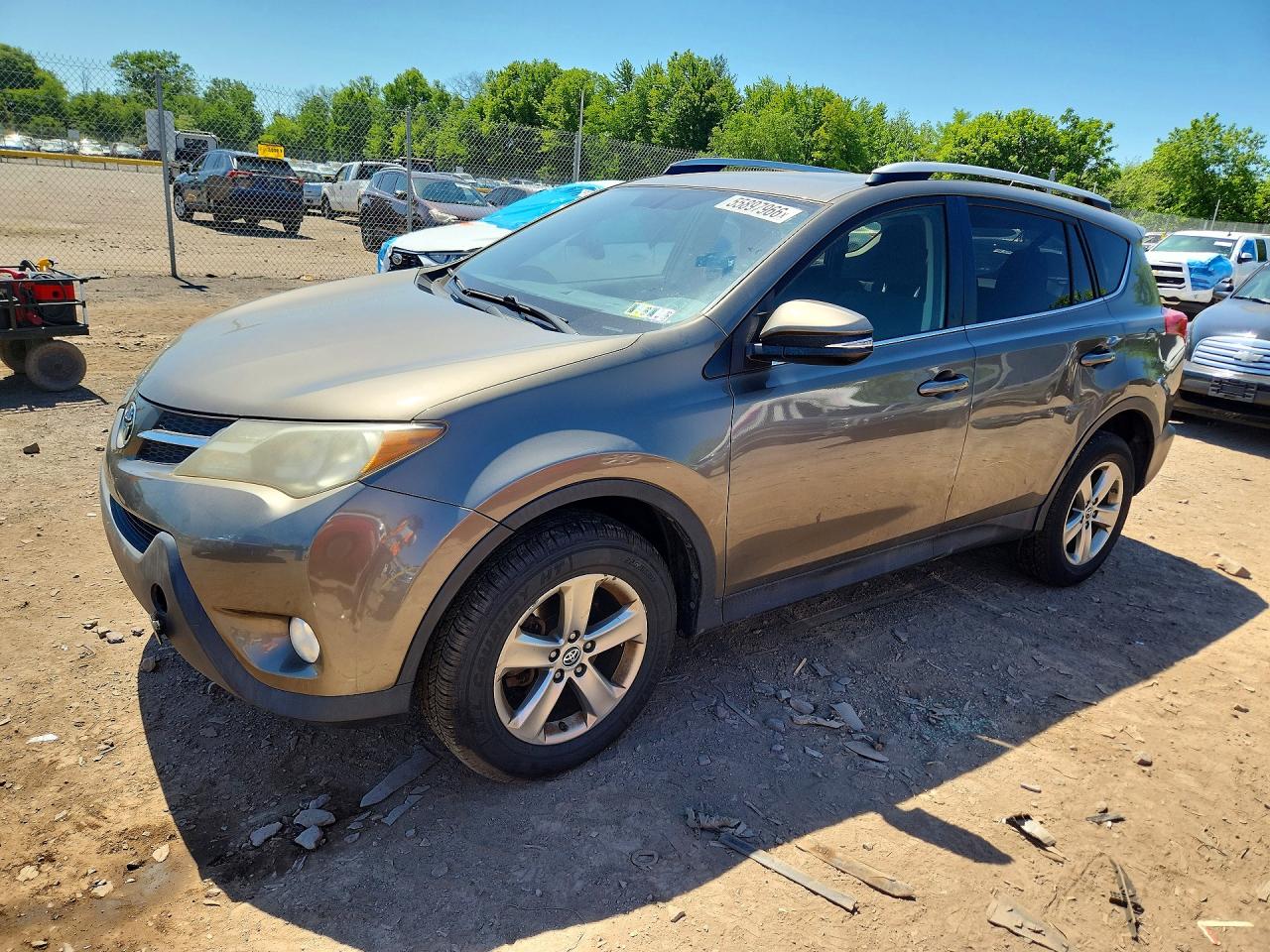 Salvage Toyota RAV4 Image