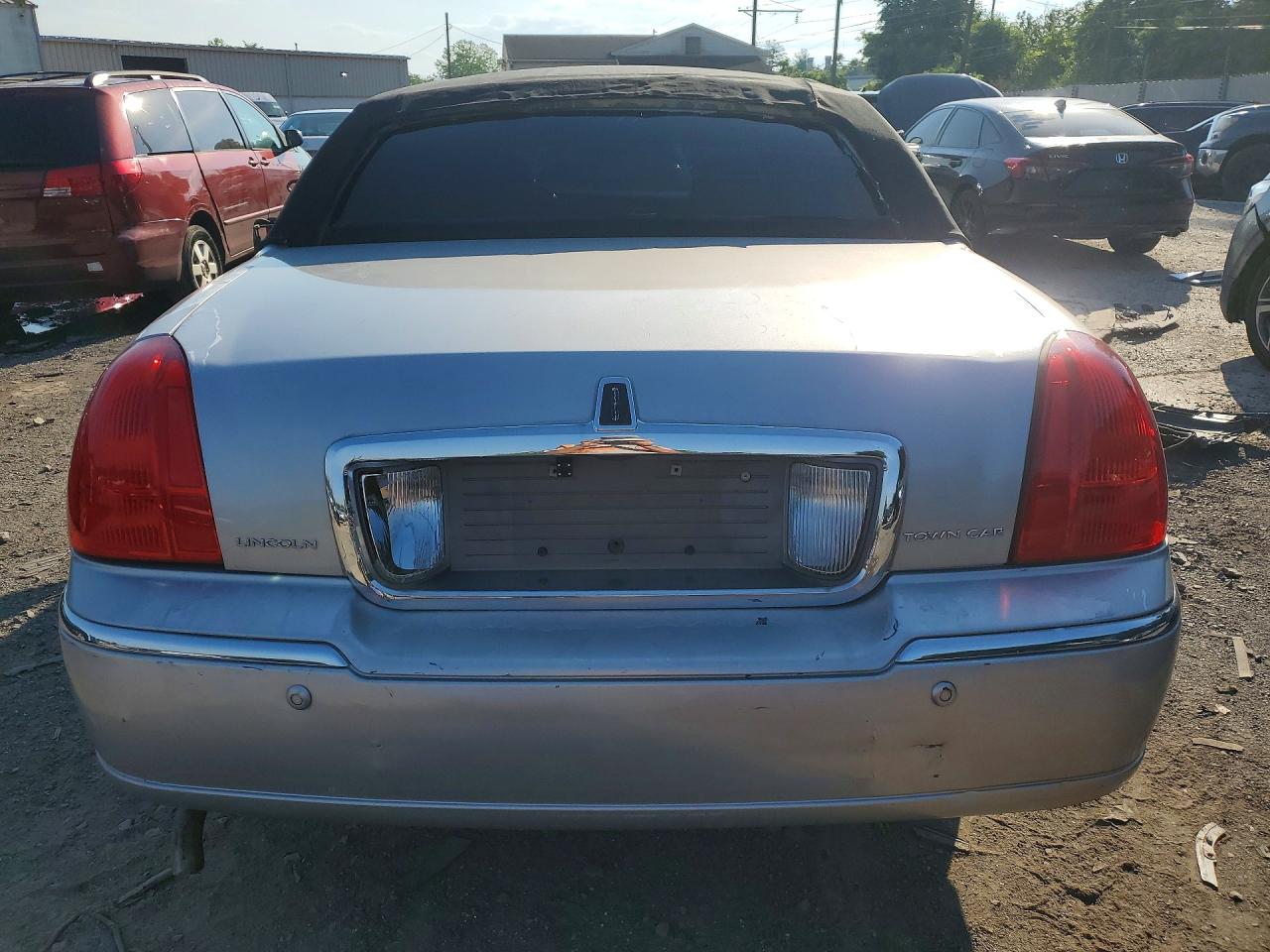 Lincoln Towncar Cartier
