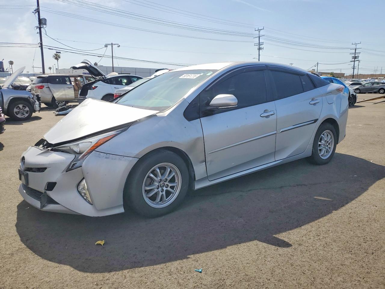 Salvage Toyota Prius Image