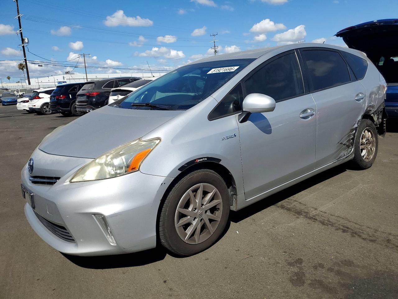 Salvage Toyota Prius Image