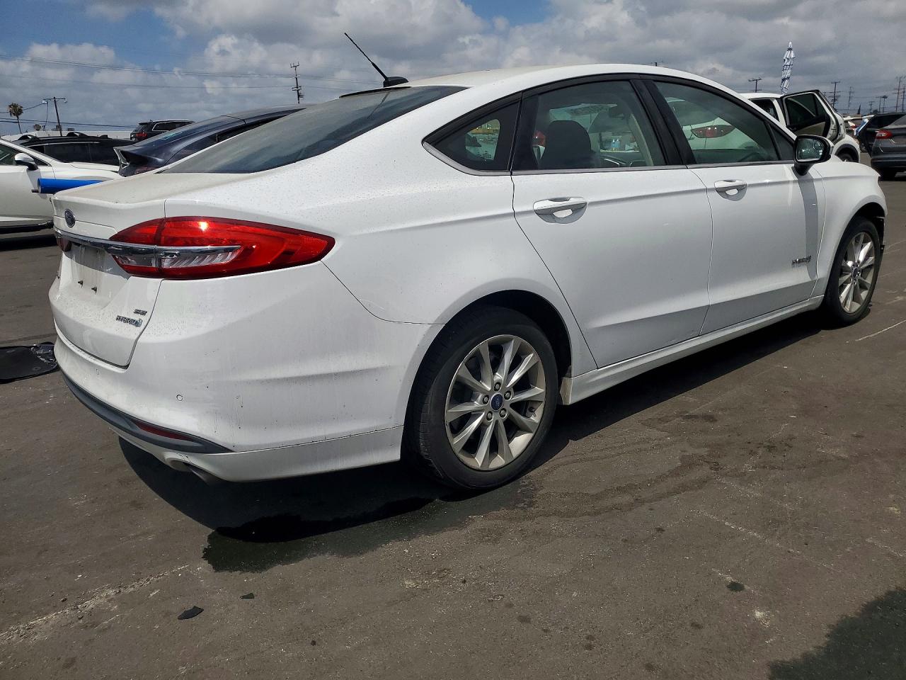 Ford Fusion Se Hybrid