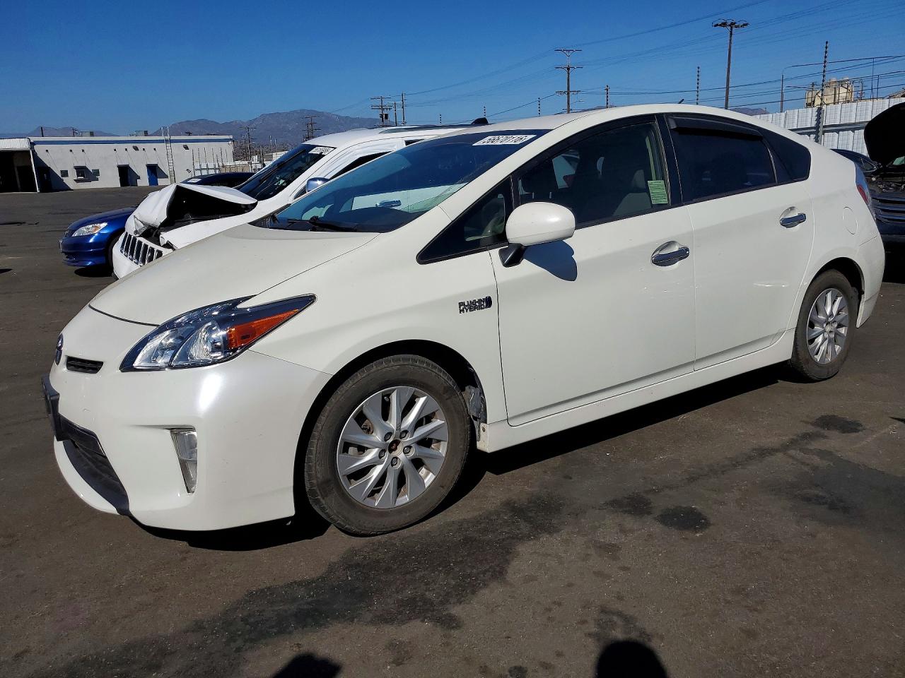 Salvage Toyota Prius Image