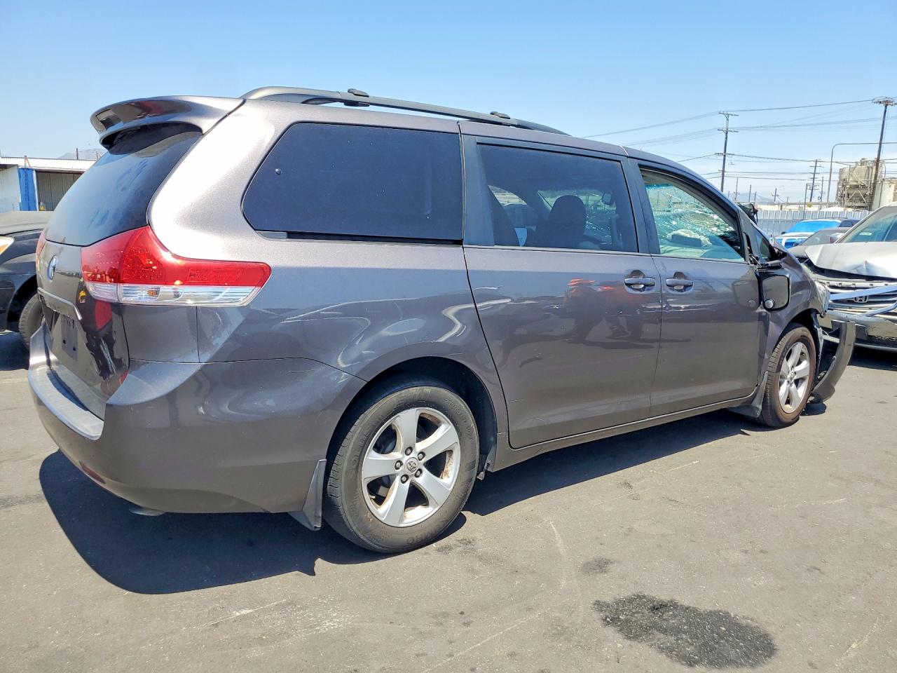 Toyota Sienna Le