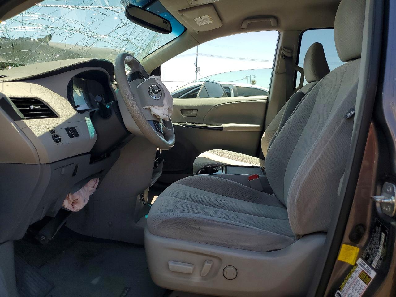 Toyota Sienna Le