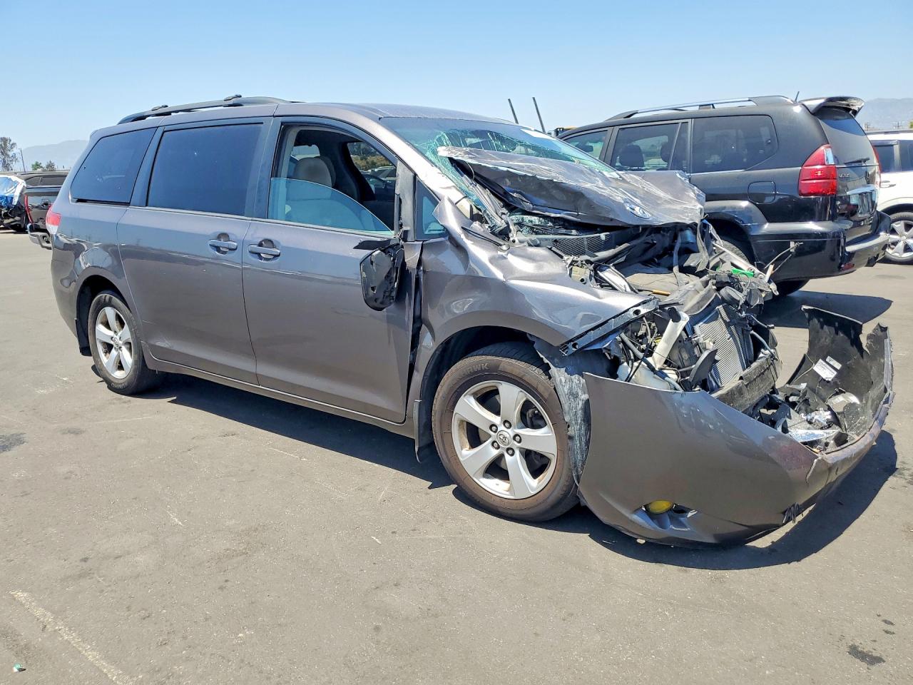 Toyota Sienna Le