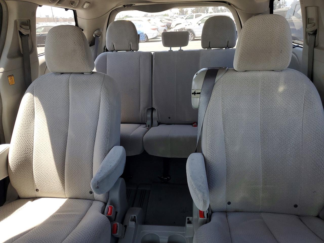 Toyota Sienna Le