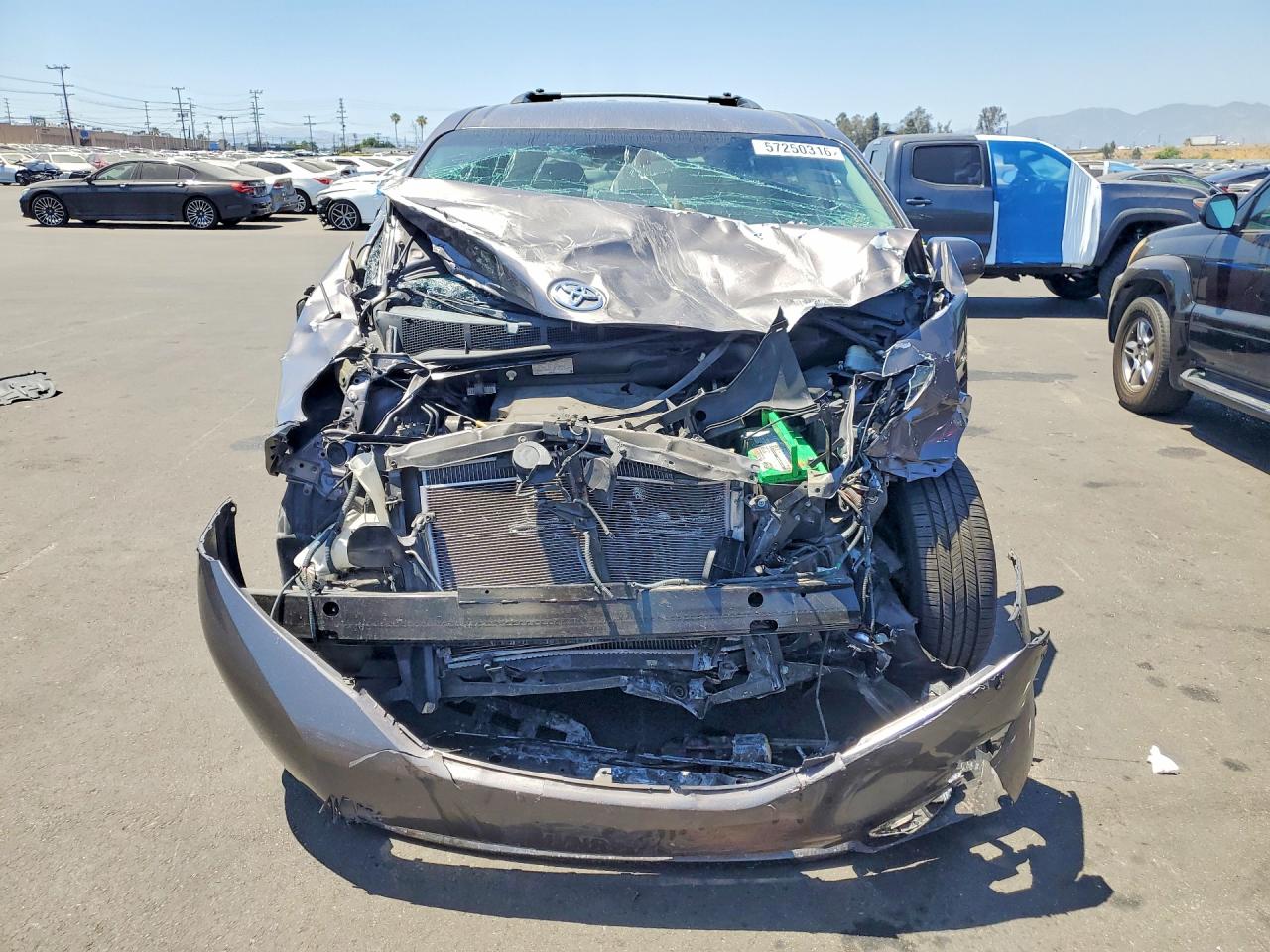 Toyota Sienna Le
