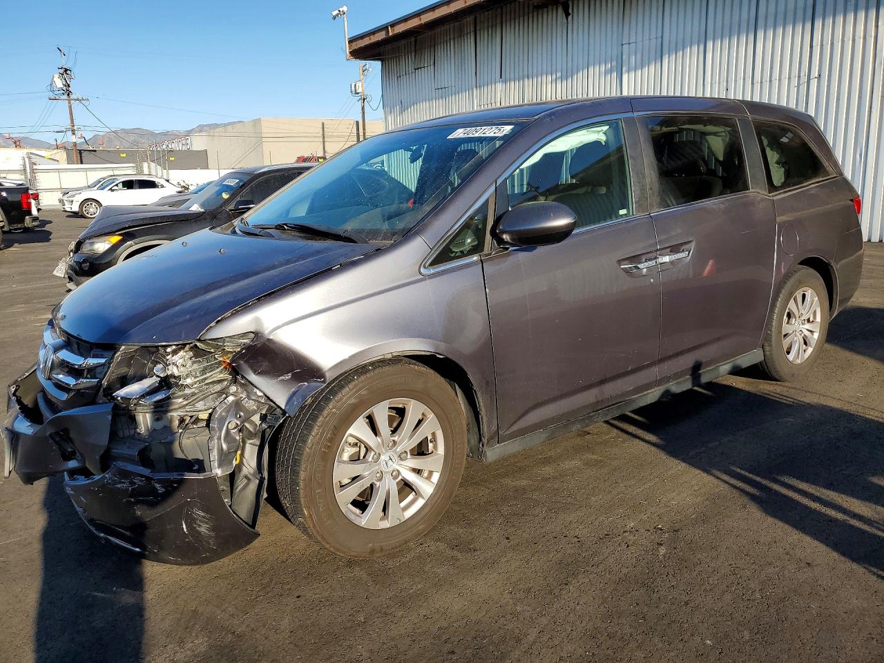 Salvage Honda Odyssey Image