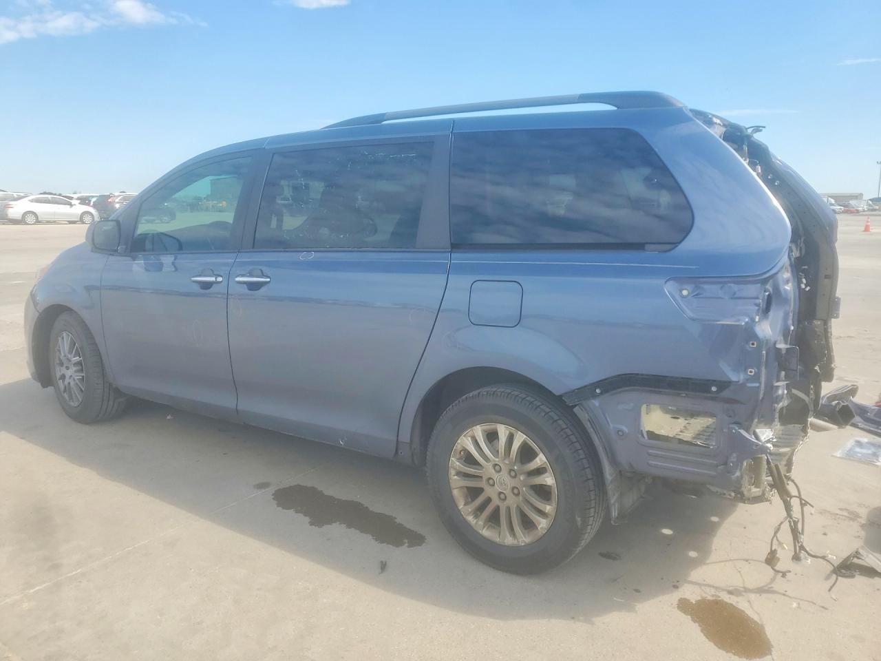 Toyota Sienna Xle 8-passenger