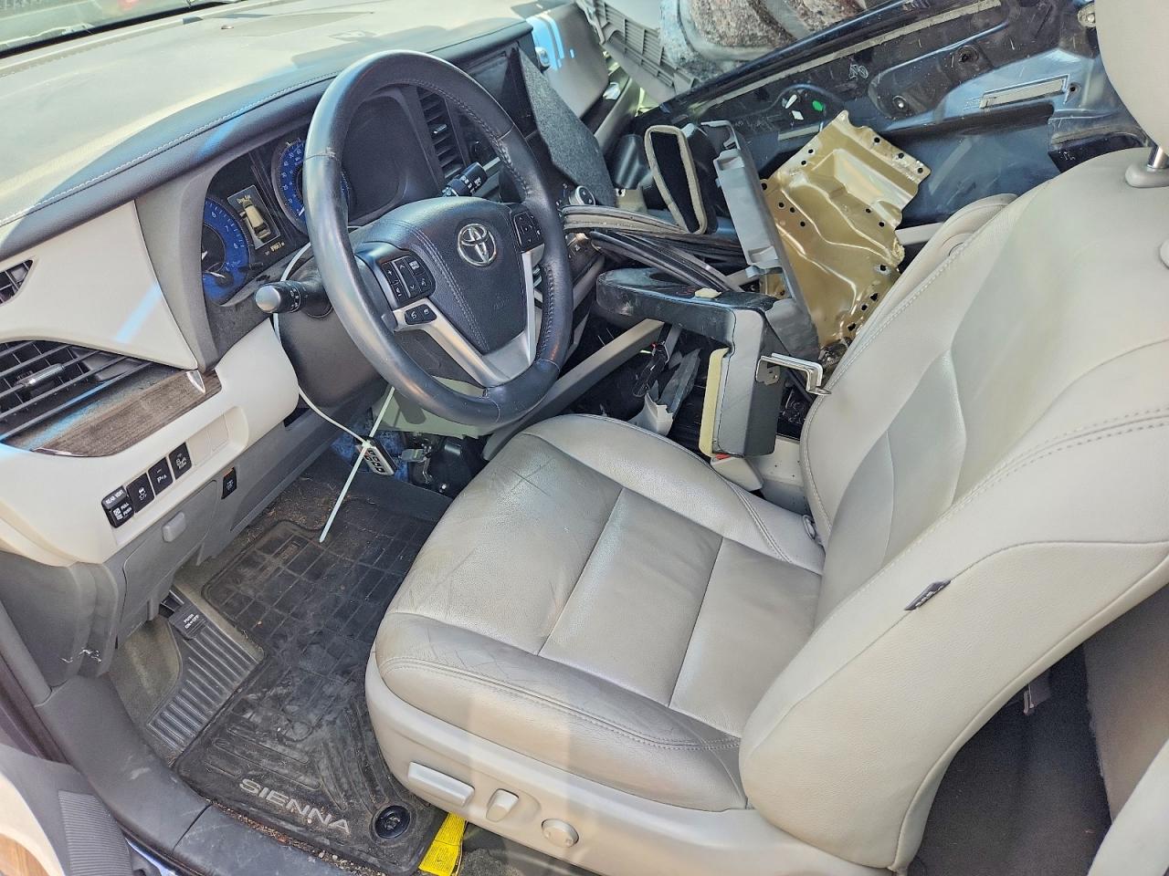 Toyota Sienna Xle 8-passenger