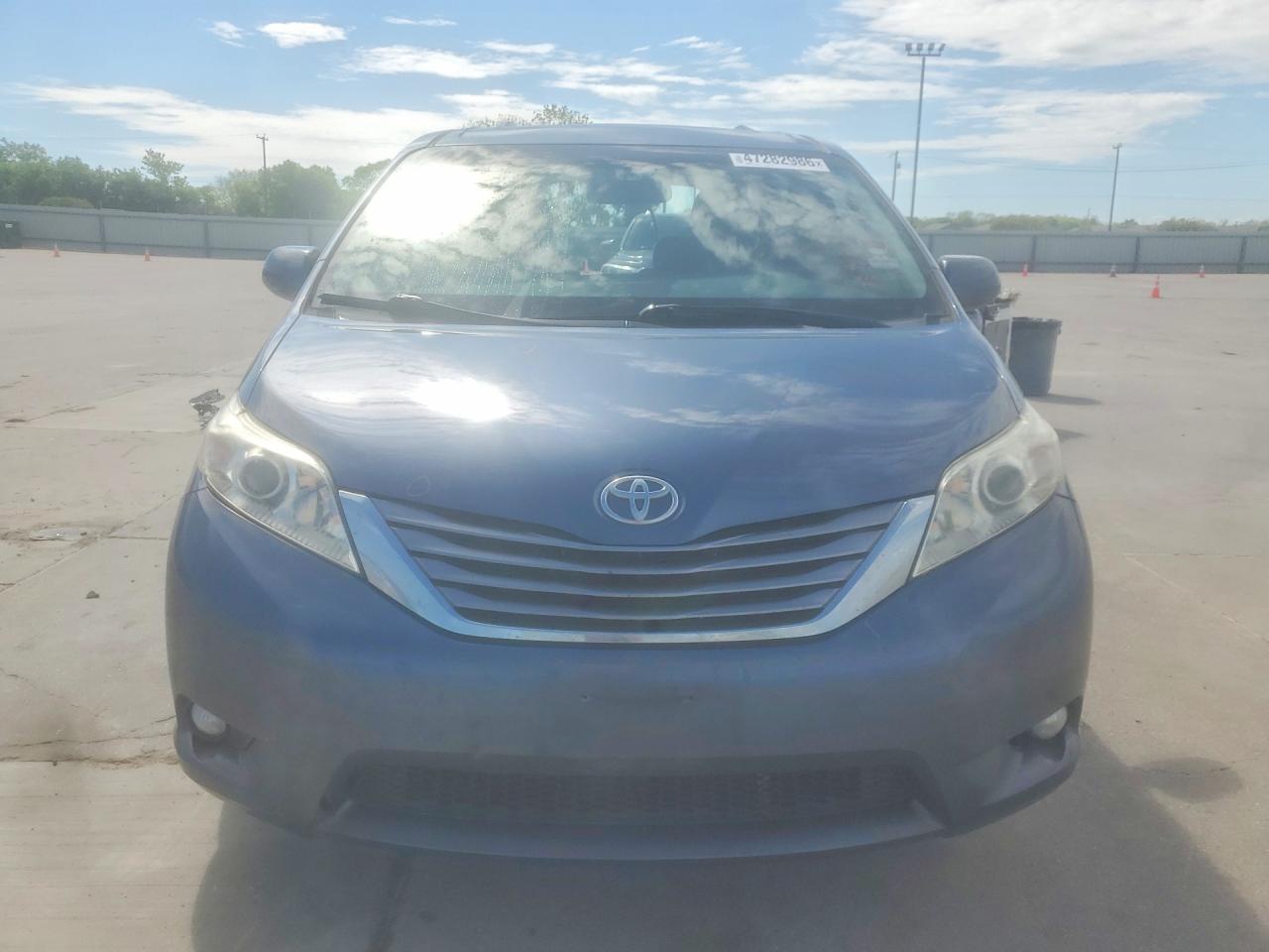 Toyota Sienna Xle 8-passenger
