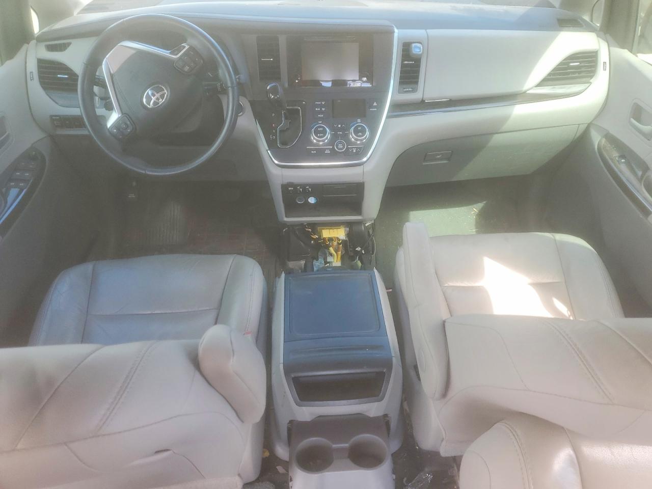 Toyota Sienna Xle 8-passenger