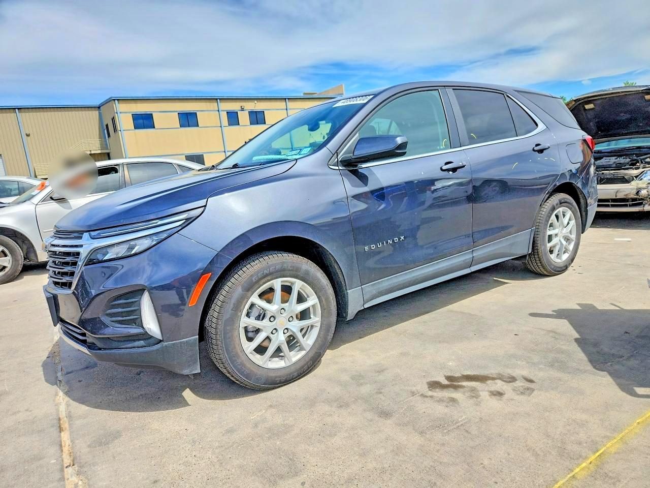 Salvage Chevrolet Equinox Image