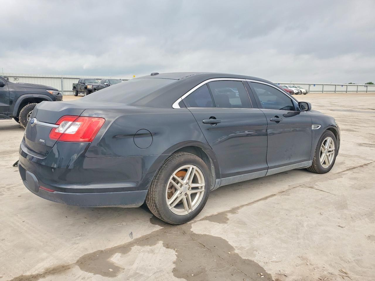 Ford Taurus Sel