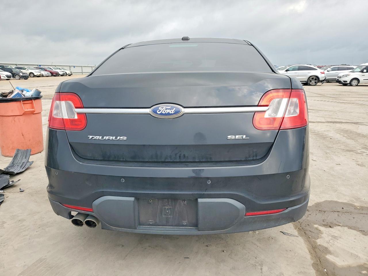 Ford Taurus Sel