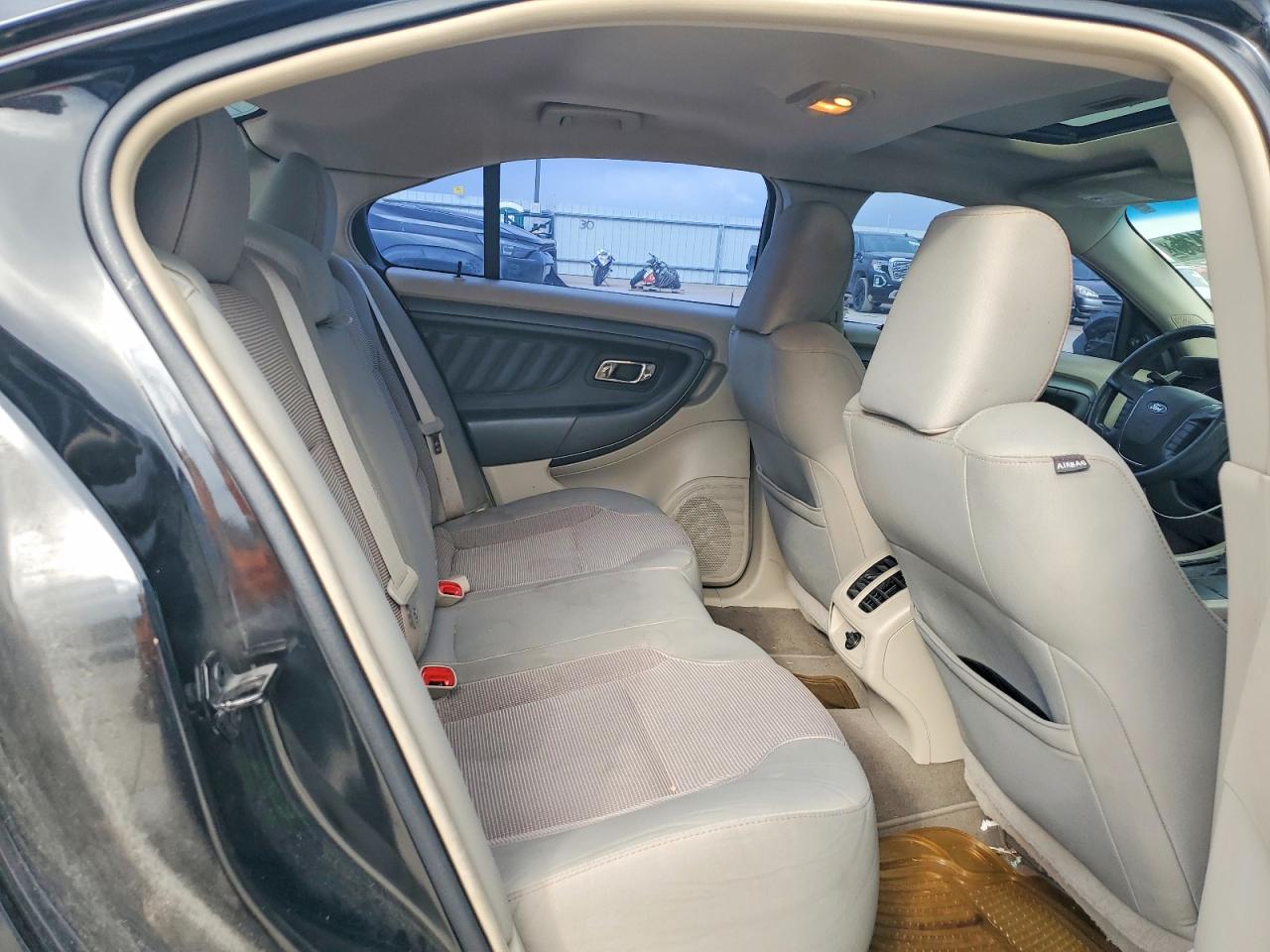 Ford Taurus Sel