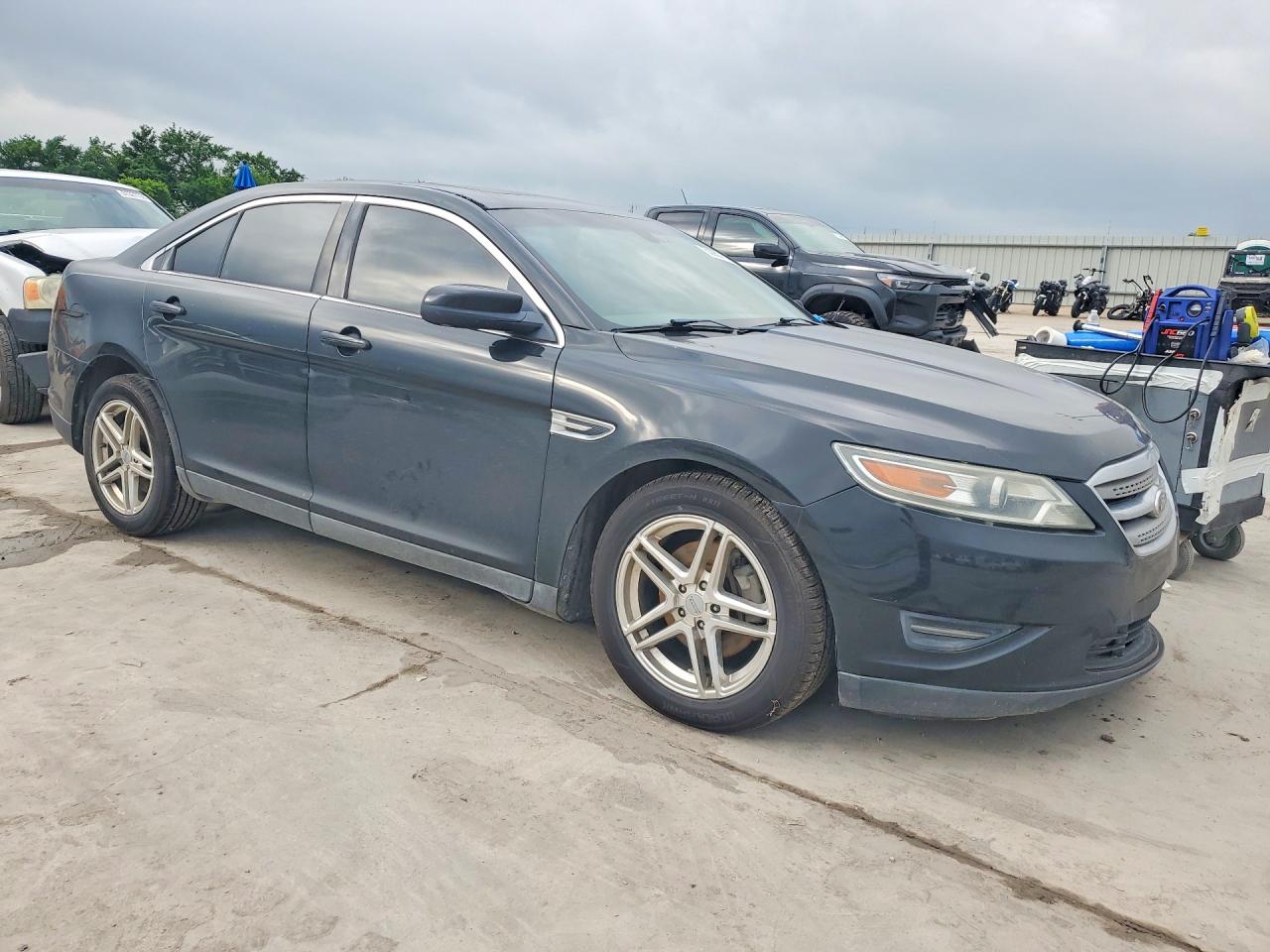 Ford Taurus Sel