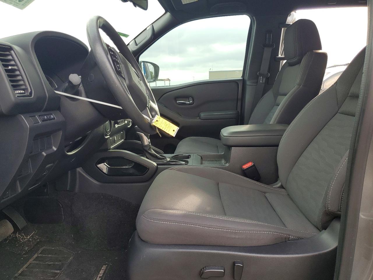 Nissan Frontier Sv