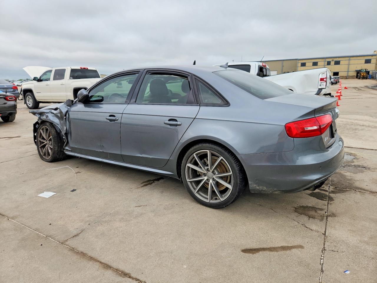 Audi A4 Premium S-line