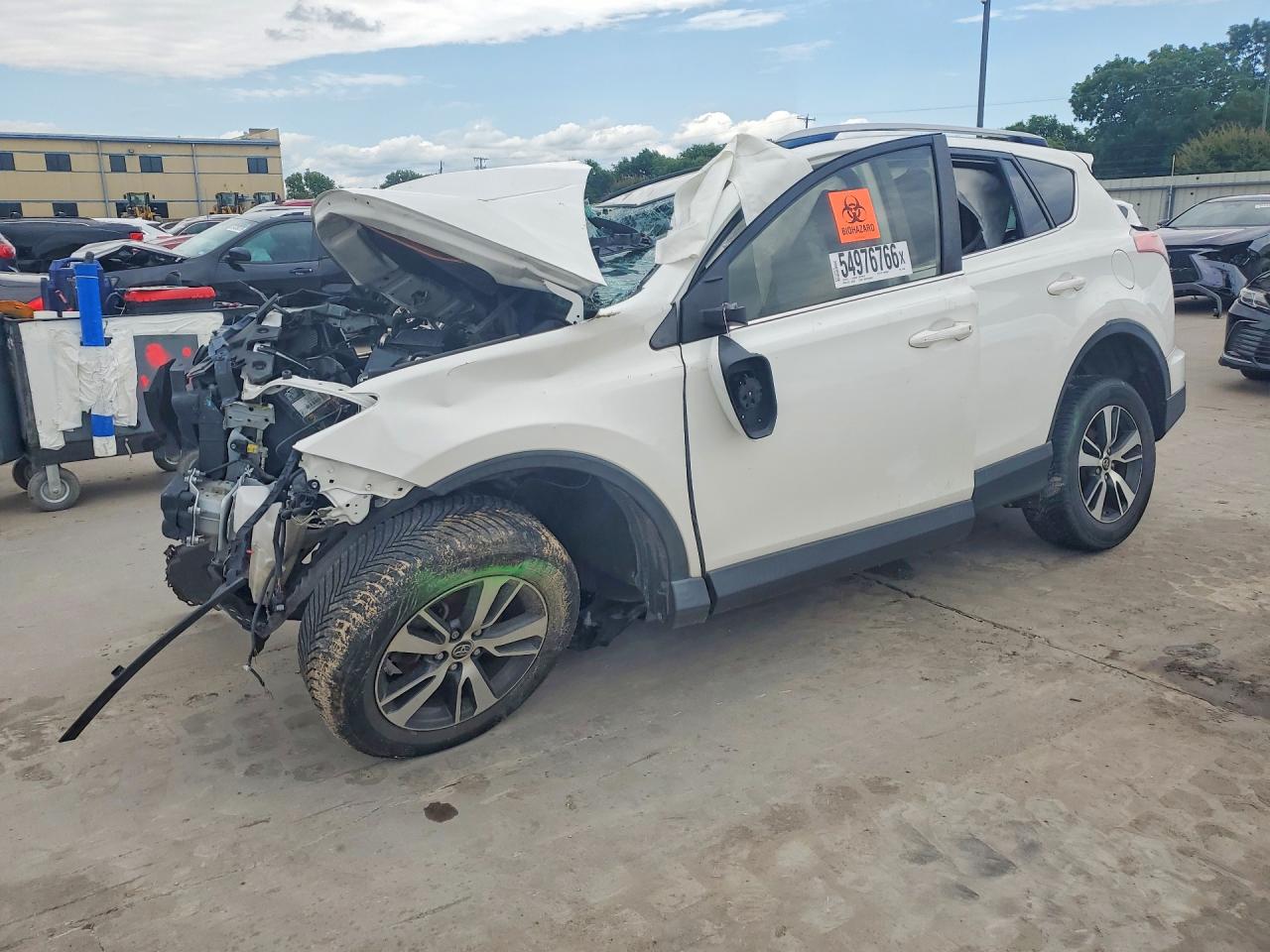 Salvage Toyota RAV4 Image