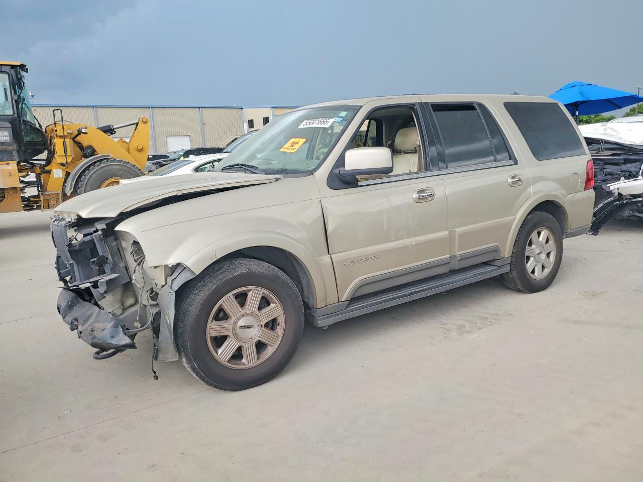 Salvage Lincoln Navigator Image