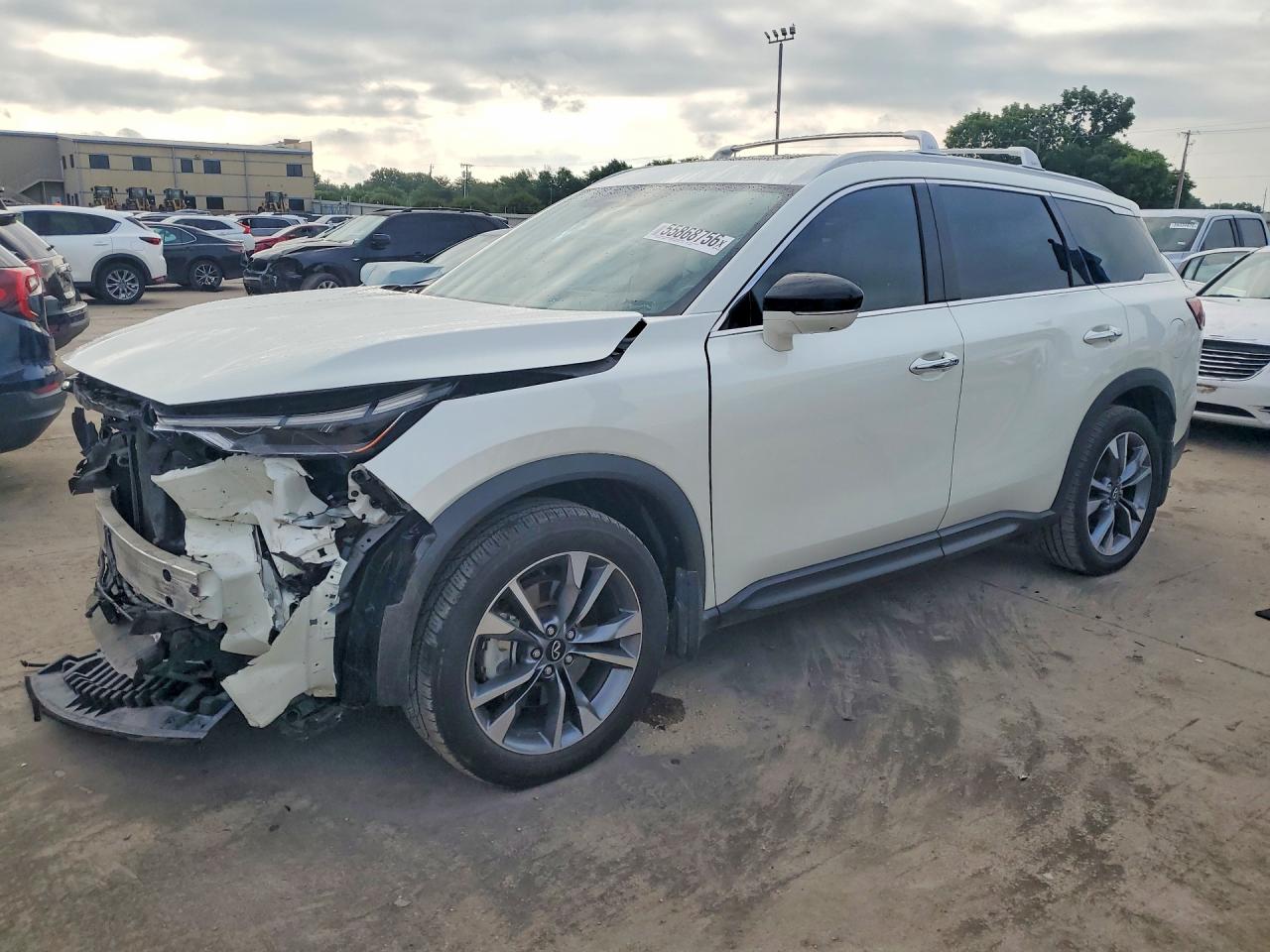 Salvage INFINITI Qx Image