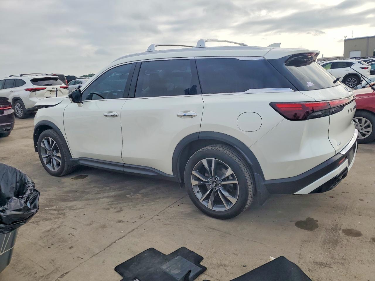 INFINITI Qx Luxe