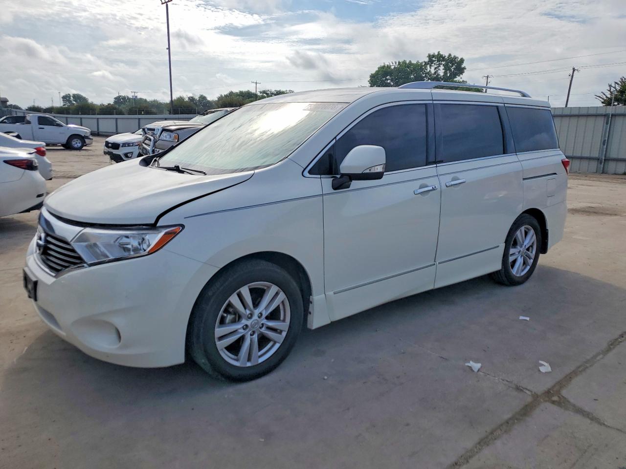 Salvage Nissan Quest Image