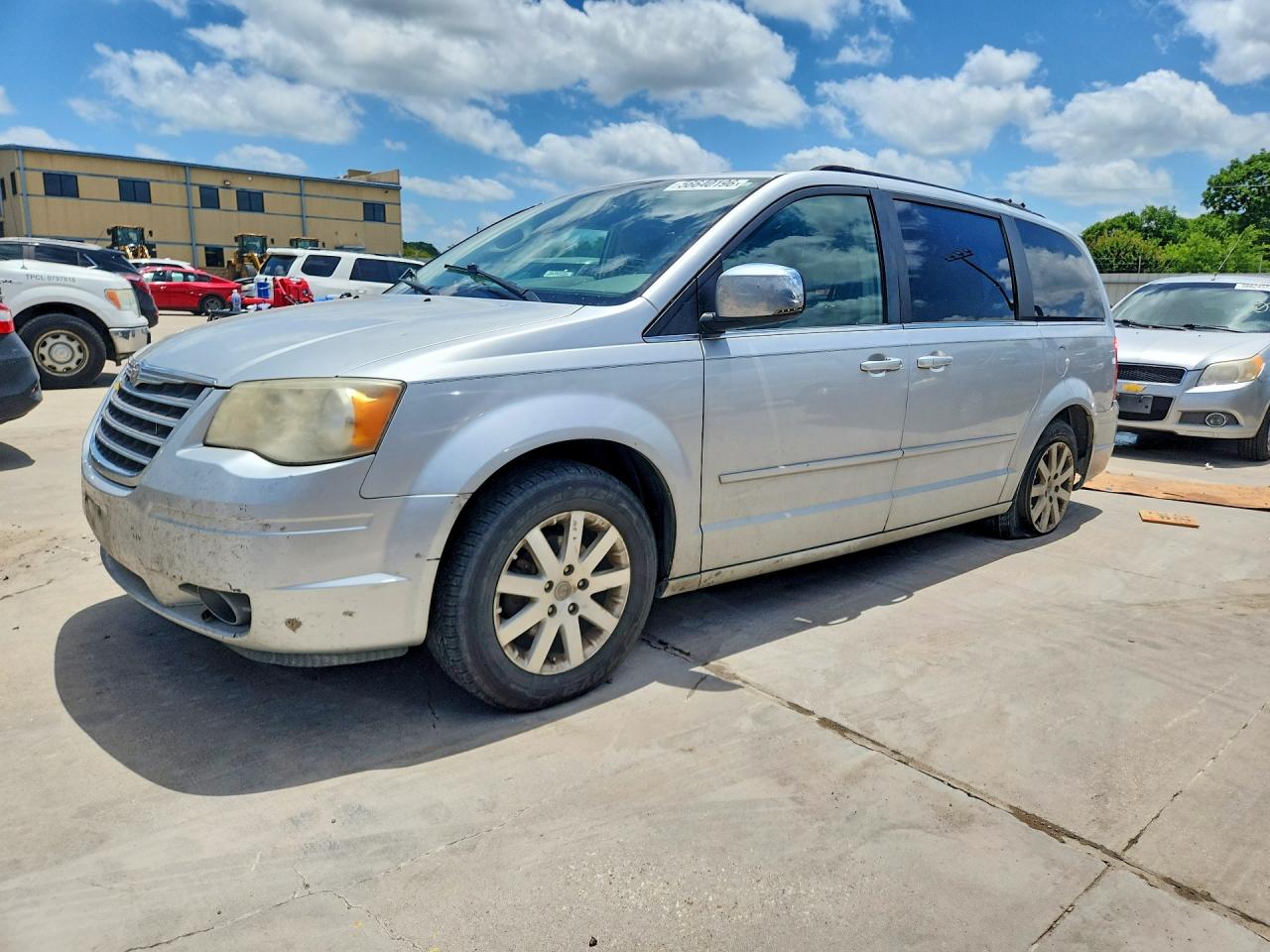 Salvage Chrysler Minivan Image