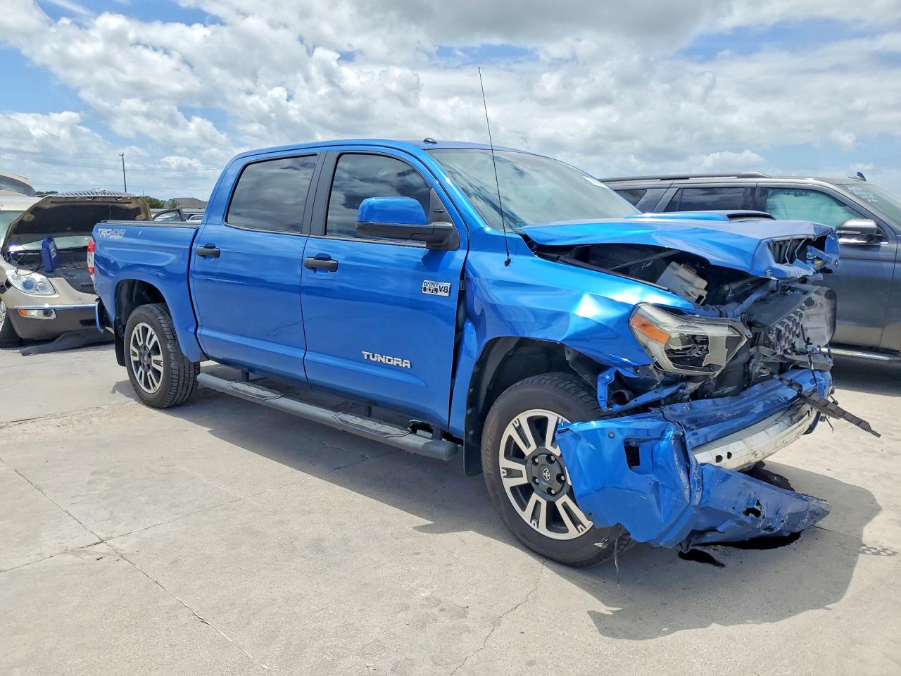 Toyota Tundra Crewmax Sr5